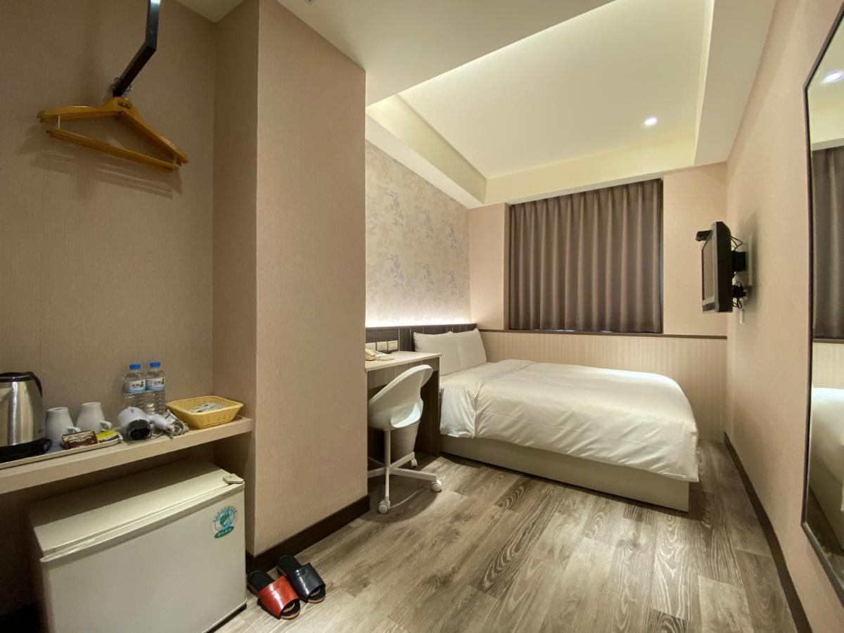 Chair Man Hotel Tajpej Kültér fotó